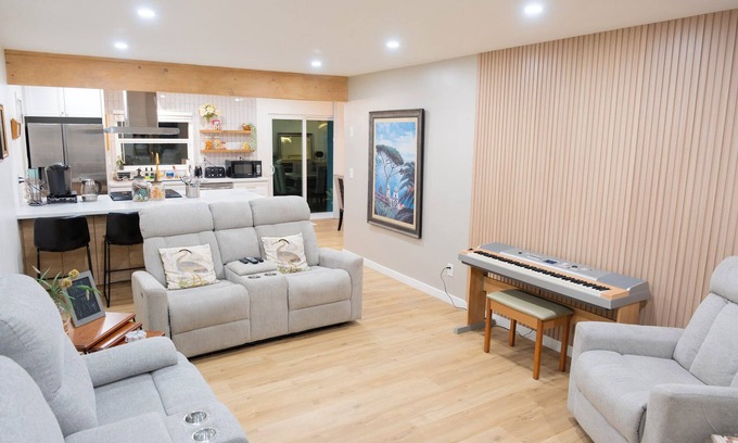 San Diego Casa | Relaxed Modern Comfort - 3 BR Home in Clairemont