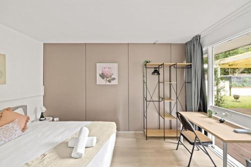 Pymble Casa | Relaxed Queen Room - Serene Spot at Pymble - Shared Bathroom