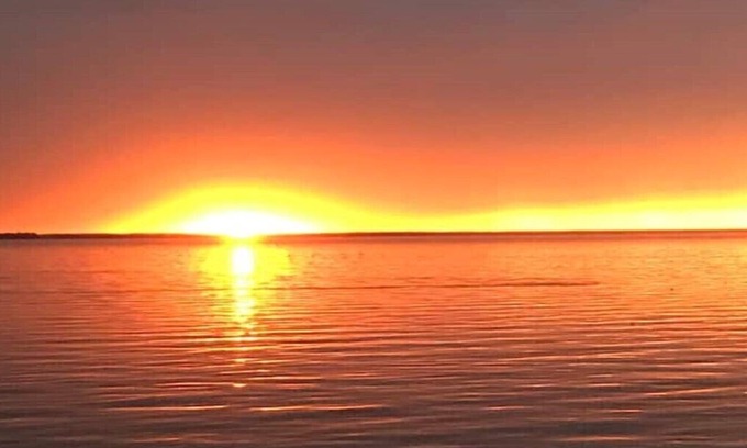 Dyckesville Condominio | Relaxing 2-bdrm waterfront condo with fireplace!