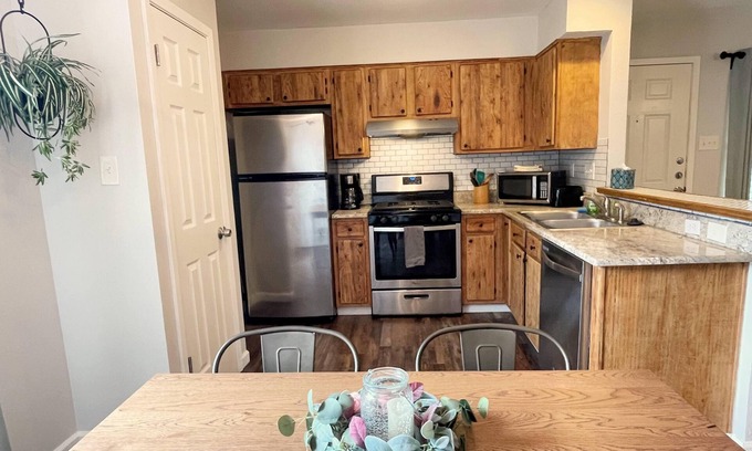 McNeil Apartamento | Relaxing 2 Bedroom North Austin Get Away