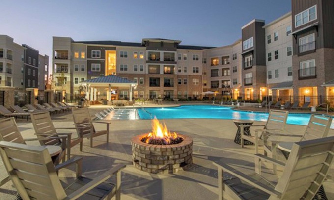 Madison Apartamento | Relaxing 2BR/2BA Gated, Workspace, Pool, Near Redstone & Airport