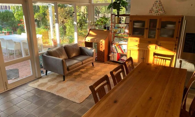 Claremont Casa | Relaxing 3 Bedroom Apartment in Perth