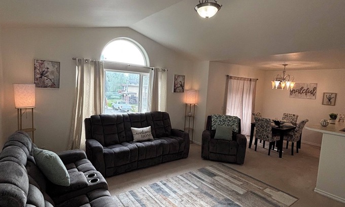 Spenard Casa | Relaxing 3-bedroom home in beautiful West Anchorage