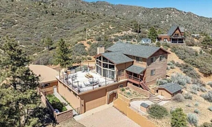 Kingman Casa | Relaxing 4-bedroom/5-bath house in the Hualapai Mountains above Kingman.
