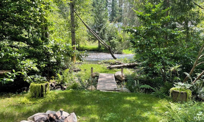 May Creek Apartamento | Relaxing Apartment in charming Gold Bar- Queen bed, jetted bathtub,