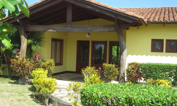 San Diego Casa | Relajante casa de playa a pocos pasos de los mejores spots de surf de Nicaragua