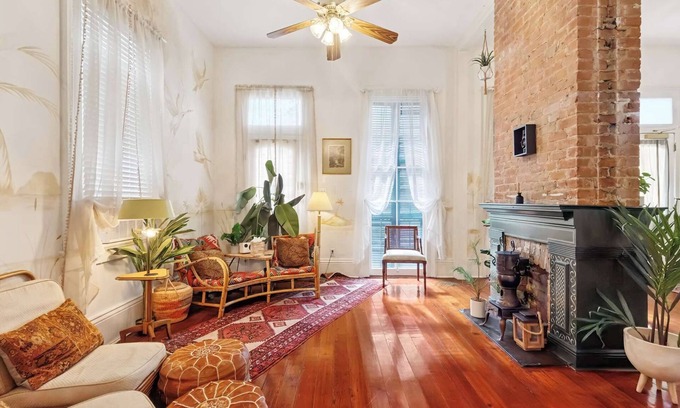Faubourg Lafayette Casa | Relaxing Bohemian House w Heated Pool 5br|4ba
