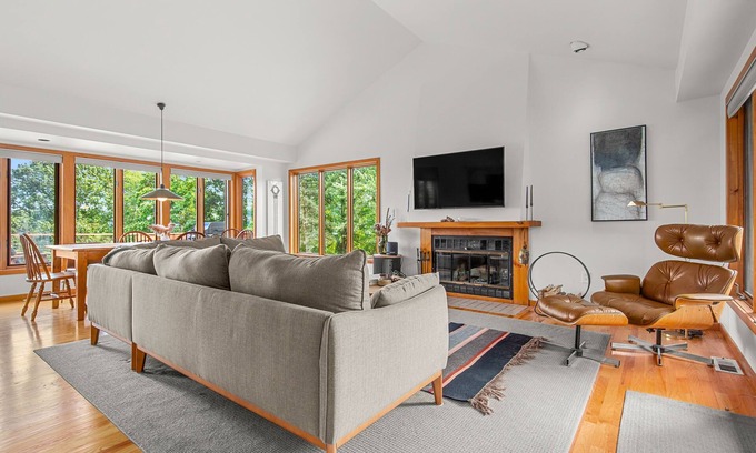 Catskill Casa | Relaxing Catskill Escape, Mountain Views Hot Tub Fire Pit Heated Pool