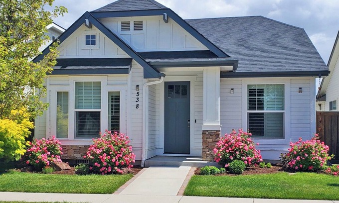 Meridian Casa | Relaxing Centrally Located Meridian Home