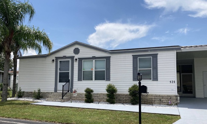 Davenport Cabaña | relaxing community near Disney parks