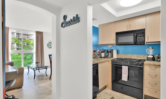 Coconut Grove Apartamento | Relaxing Condo Hotel in the Grove, Free Parking