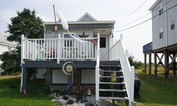 Little Creek Cabaña | Relaxing Delaware Bayfront Getaway in Kitts Hummock! 2BR/1BA Cottage, Dover area
