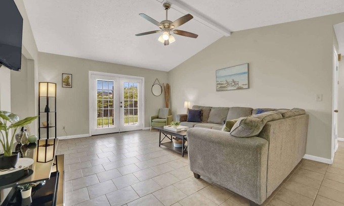 Lynn Haven Casa | Relaxing Getaway – 3BR Home Near Panama City Beach