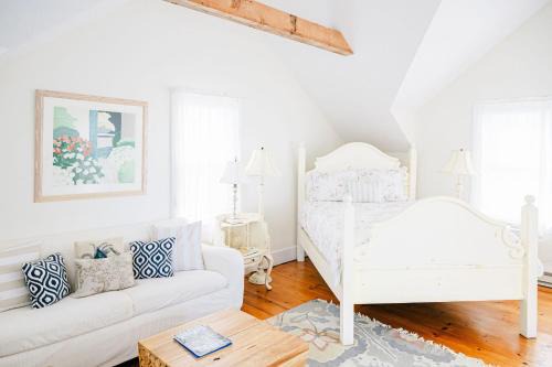 Madequecham Casa | Relaxing guesthouse with pool, stunning views close to beach
