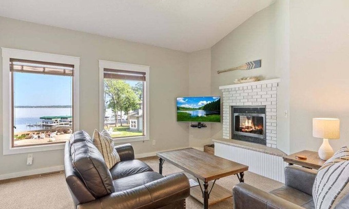 Nisswa Condominio | Relaxing Gull Lake Waterside Retreat with Boat Rentals | Nisswa, MN