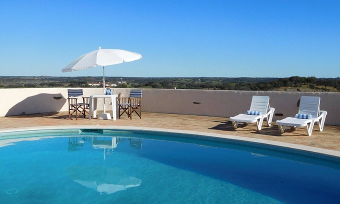 Aldeia dos Palheiros Villa | VILLA DE VACACIONES RELAJANTE - VISTAS PANORÁMICAS ALENTEJO RURAL, PISCINA, BICICLETAS, PING PONG