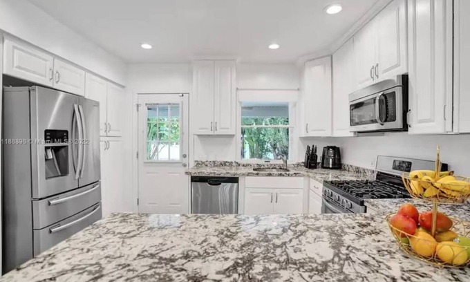 Downtown Hollywood Casa | Relaxing Home Pool in Hollywood