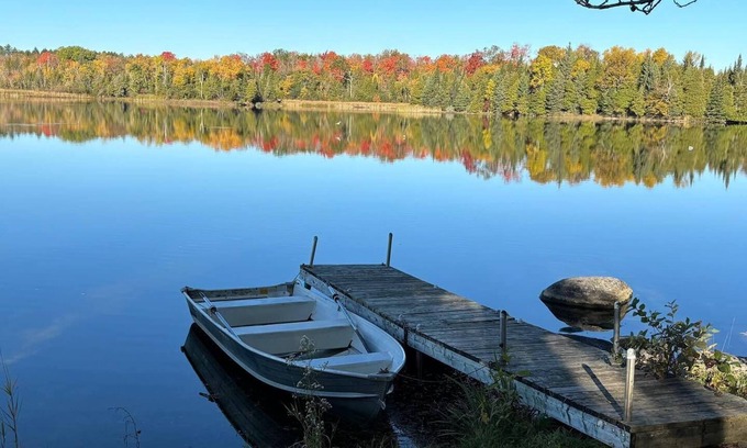 Youngs Point Cabaña | Relaxing Hush Puppy Cottage Retreat at the Lake Edge Cottages!