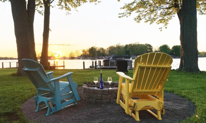 Saint Johns Casa | Relaxing Lakehouse Getaway - With or without the kids!