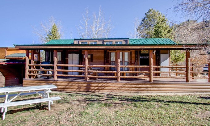 Breckenridge Chalet De Esquí | 1 dormitorio, 1 baño con altillo, piscina comunitaria cubierta climatizada, jacuzzis, sala de juegos, gimnasio