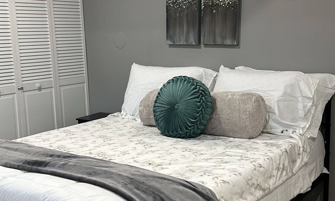 Franklin Park Condominio | Relaxing Oasis for Extended Stay