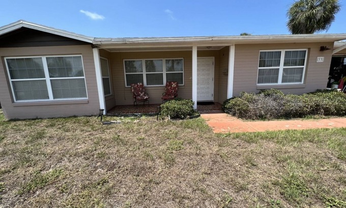 Ormond Shores Estates Casa | Relaxing Ormond Beach House and Indoor Fireplace 5 minutes to the beach!