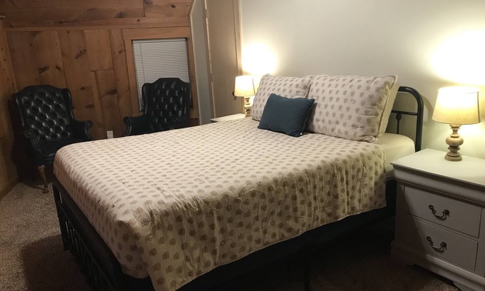 Holland Cabina | Relaxing, peaceful, cozy lodge in Holland - 10 minutes from Saugatuck!