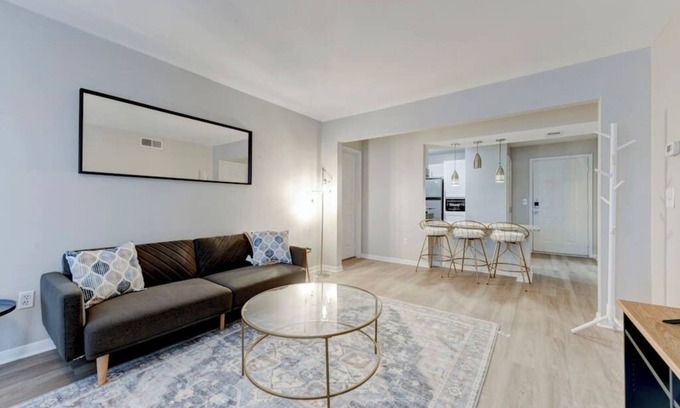 Pleasant Valley Apartamento | Relaxing Pool Spacious 4BR 4BA Close to Everything
