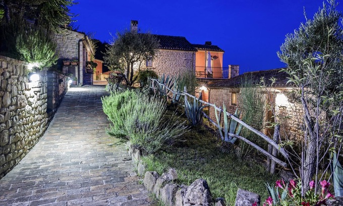 Monte San Martino Apartamento | Apartamento Monte San Martino con Piscina