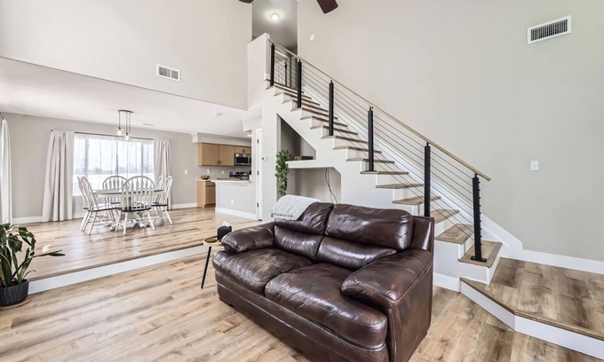 Green Valley Ranch Casa | Relaxing Retreat Near Airport-Hot Tub-Fire Pit