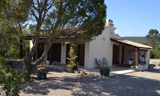 Cesseras Villa | Moderno chalet con piscina privada en Cesseras