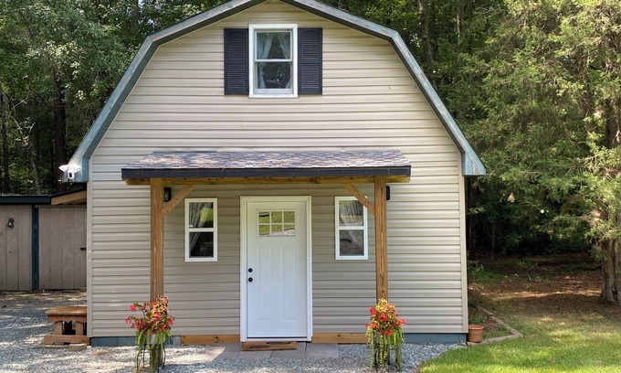 New Hill Apartamento | Relaxing Retreat Near Jordan Lake