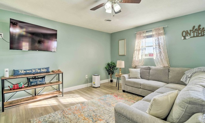 Russell Springs Casa | Relaxing Russell Springs Retreat w/ Fire Pit!