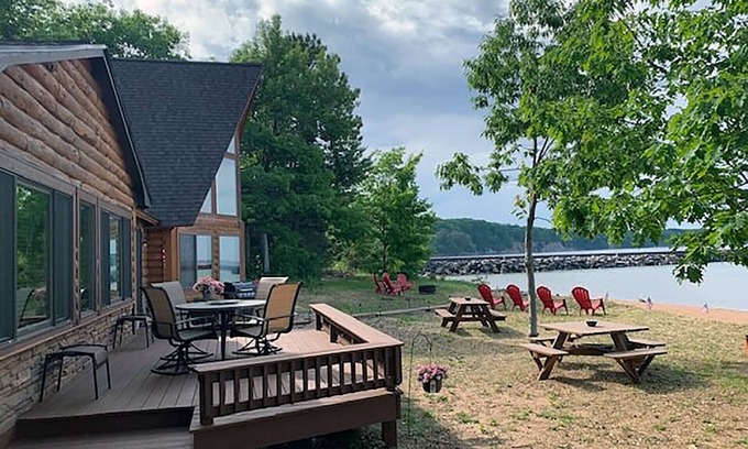 Big Bay Casa | Relaxing Sandy Beach Retreat on Lake Superior