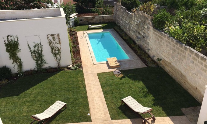 Spongano Casa | Casa de pueblo recién restaurada con jardín privado y piscina