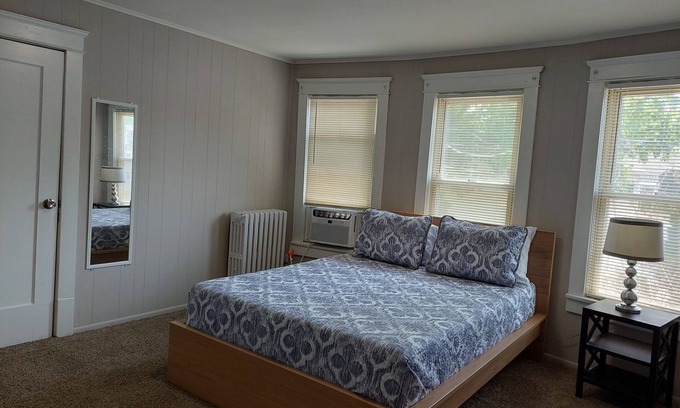 Wilkes-Barre Apartamento | Relaxing Spot in Wilkes-Barre with Private Parking