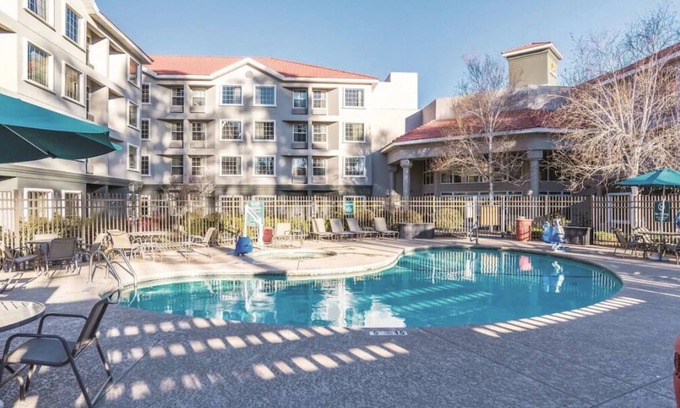 Woodlands Village Casa | Relaxing Stay! 2 Comfortable Units, Free Breakfast, Pool, Pets Allowed