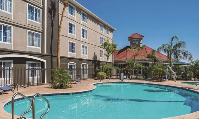 Ahwatukee Foothills Casa | Relaxing Stay! 4 Convenient Units, Free Breakfast, Pool, Pets Allowed