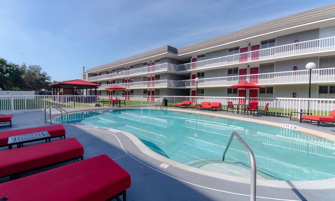 Ocala Apartamento | Relaxing Stay in Florida! 2 Comfortable Units, Free Breakfast, Onsite Pool