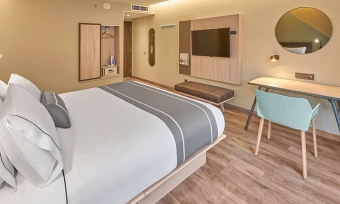 Benito Juárez Hotel | Relaxing Stay Near CUN | 2 Rooms w/ Kitchenette, Pool, Rooftop Terrace & Shuttle