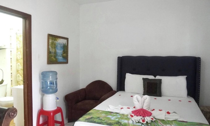 Ciudad de Belice Apartamento | Relaxing Studio w SeaView Pool & Deck near Airport