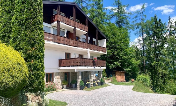 Martigny-Combe Apartamento | Relaxing sunny apartment with stunning views in Ravoire near Verbier & Chamonix