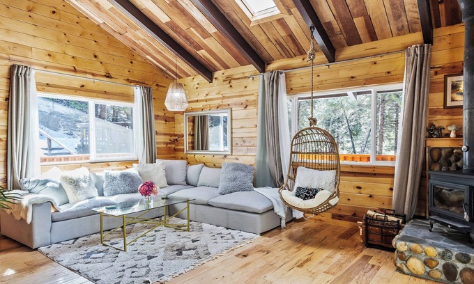 Arnold Cabina | Relaxing Swiss Chalet-Style Cabin