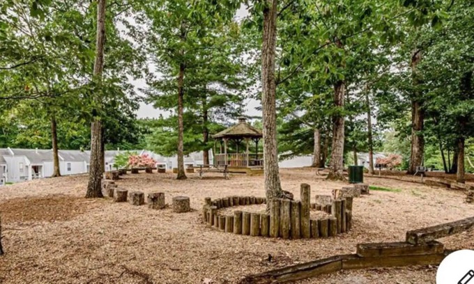 North Chesterfield Condominio | Relaxing @ The Owl's Nest: Rolling Hill at Bon Air