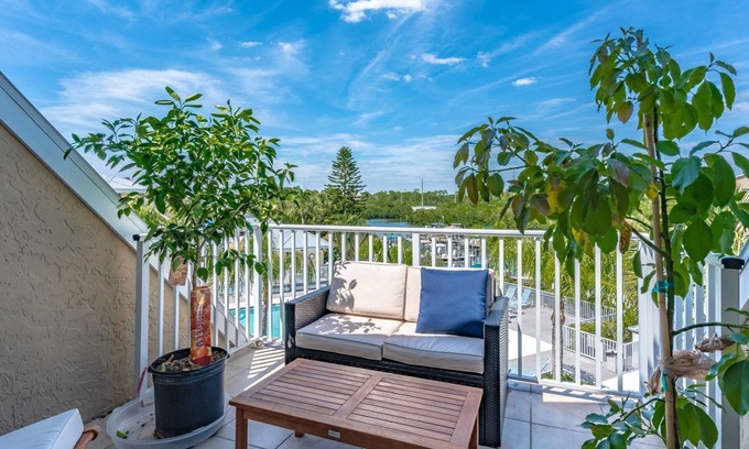 Englewood South Casa | Nuevo listado, muelle del barco. Hermoso condominio, minutos a la playa de Englewood