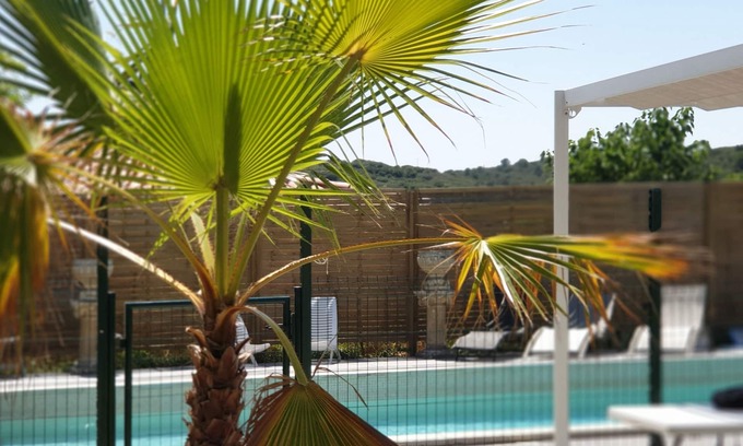 Russan Villa | Villa relajarse en la piscina de la Garrigue