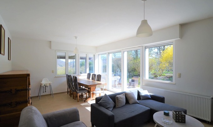 Wepion Villa | Relajante Villa en Namur con jardín vallado
