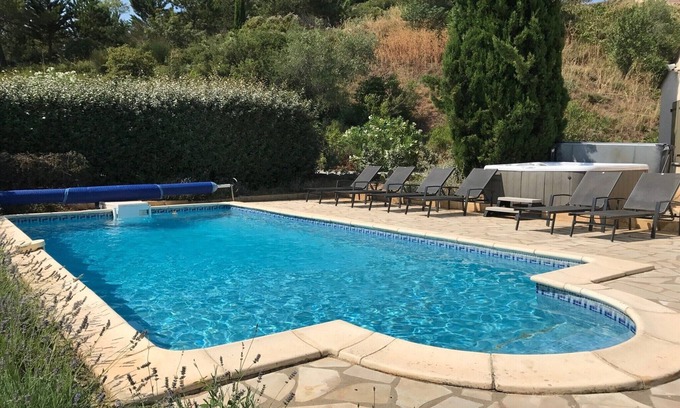 Beaufort Villa | Villa en Beaufort con Piscina y Lago