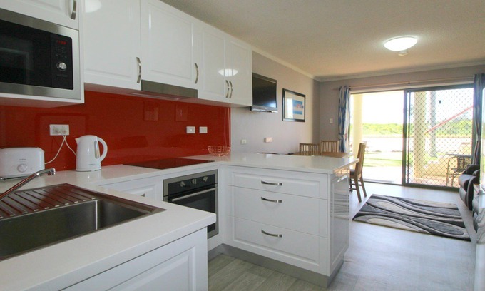 Crescent Head Apartamento | RELAXING WATER FRONTAGE APARTMENT