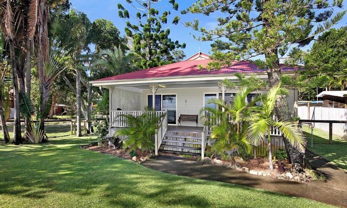 Amity Point Casa | Relaxing waterfront property with own jetty and magnificent views